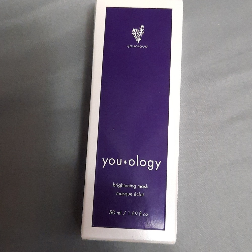Brightening face mask